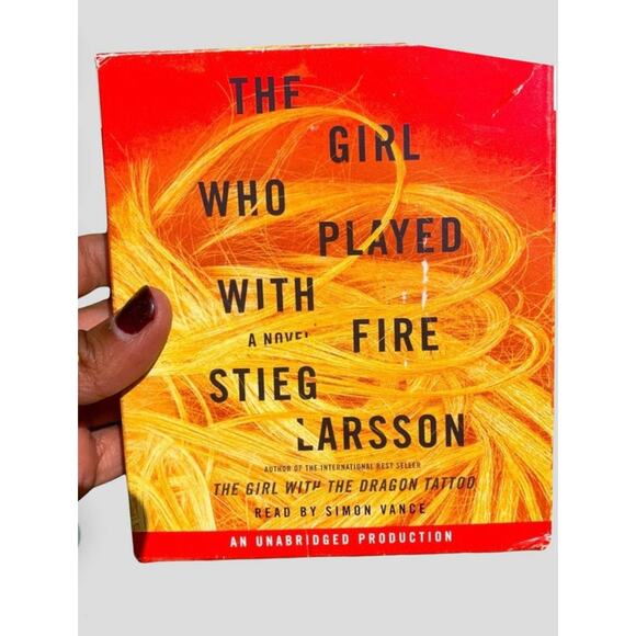 The Girl Who Played with Fire Stieg Larson, Audiobook Unabridged, CD, 2009 - Picture 1 of 7